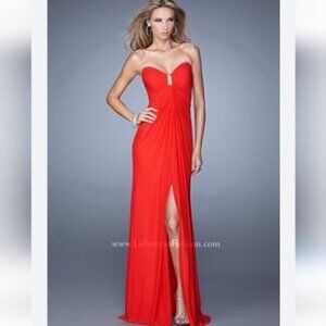 LA FEMME | gown embellished neckline and back red sz 4